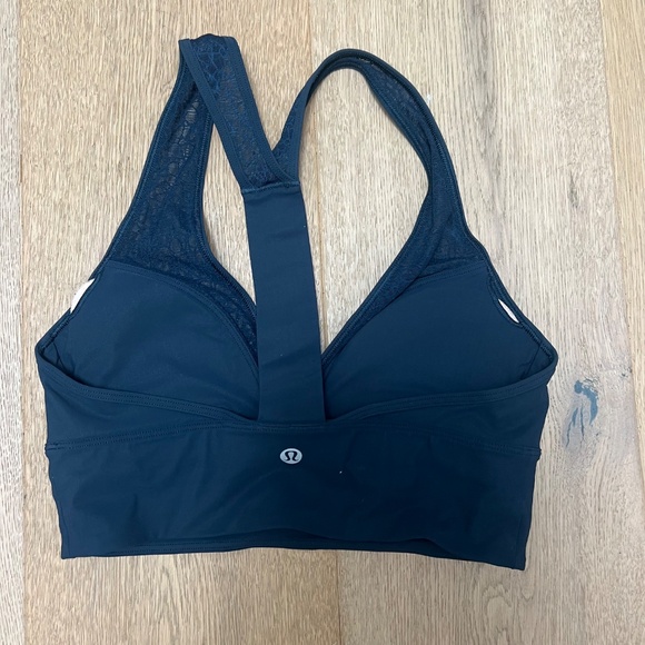 Lululemon sports bra 4 - Picture 2 of 2